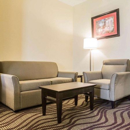 Quality Inn & Suites North Монтгомері Екстер'єр фото