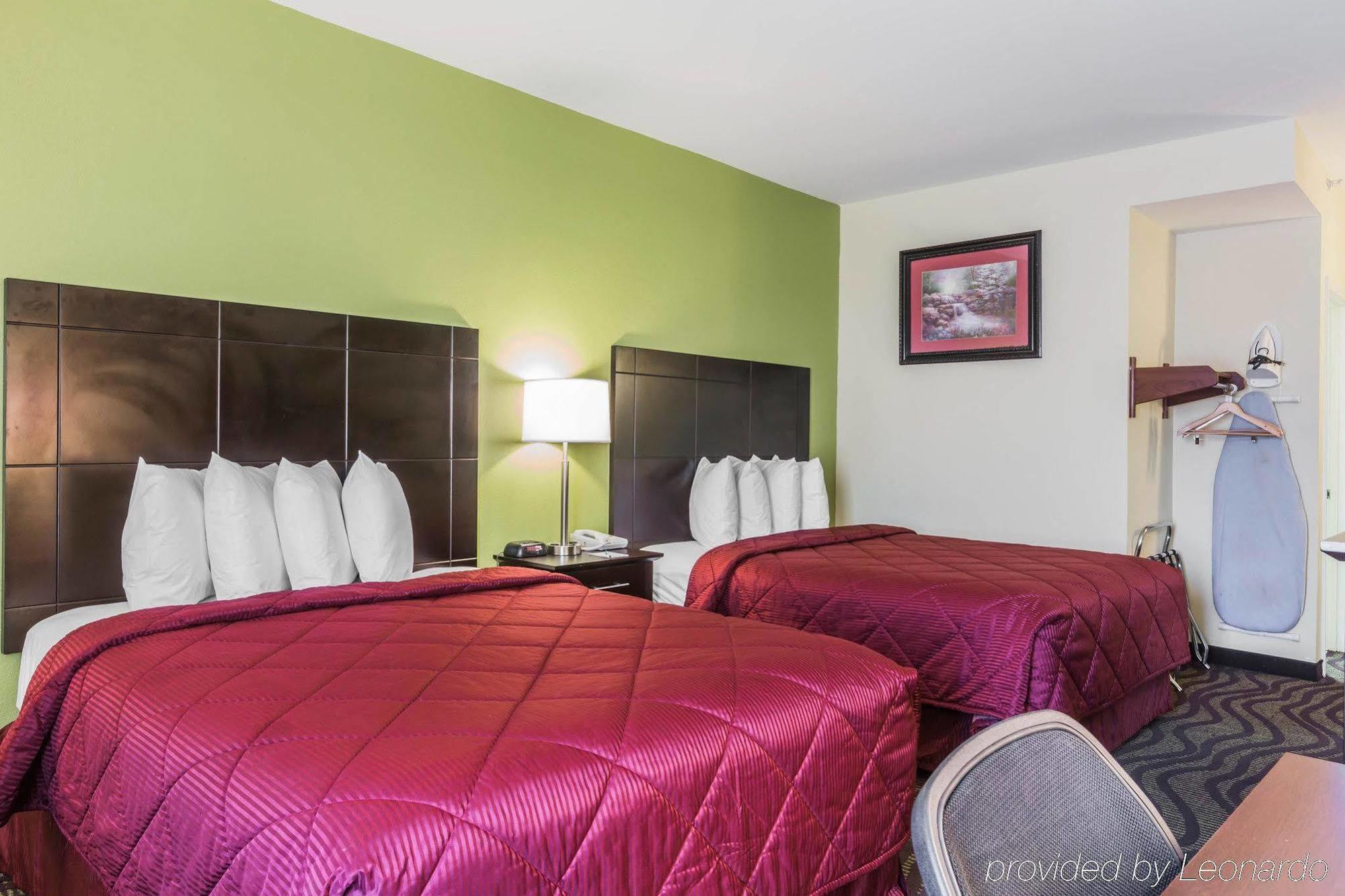 Quality Inn & Suites North Монтгомері Екстер'єр фото