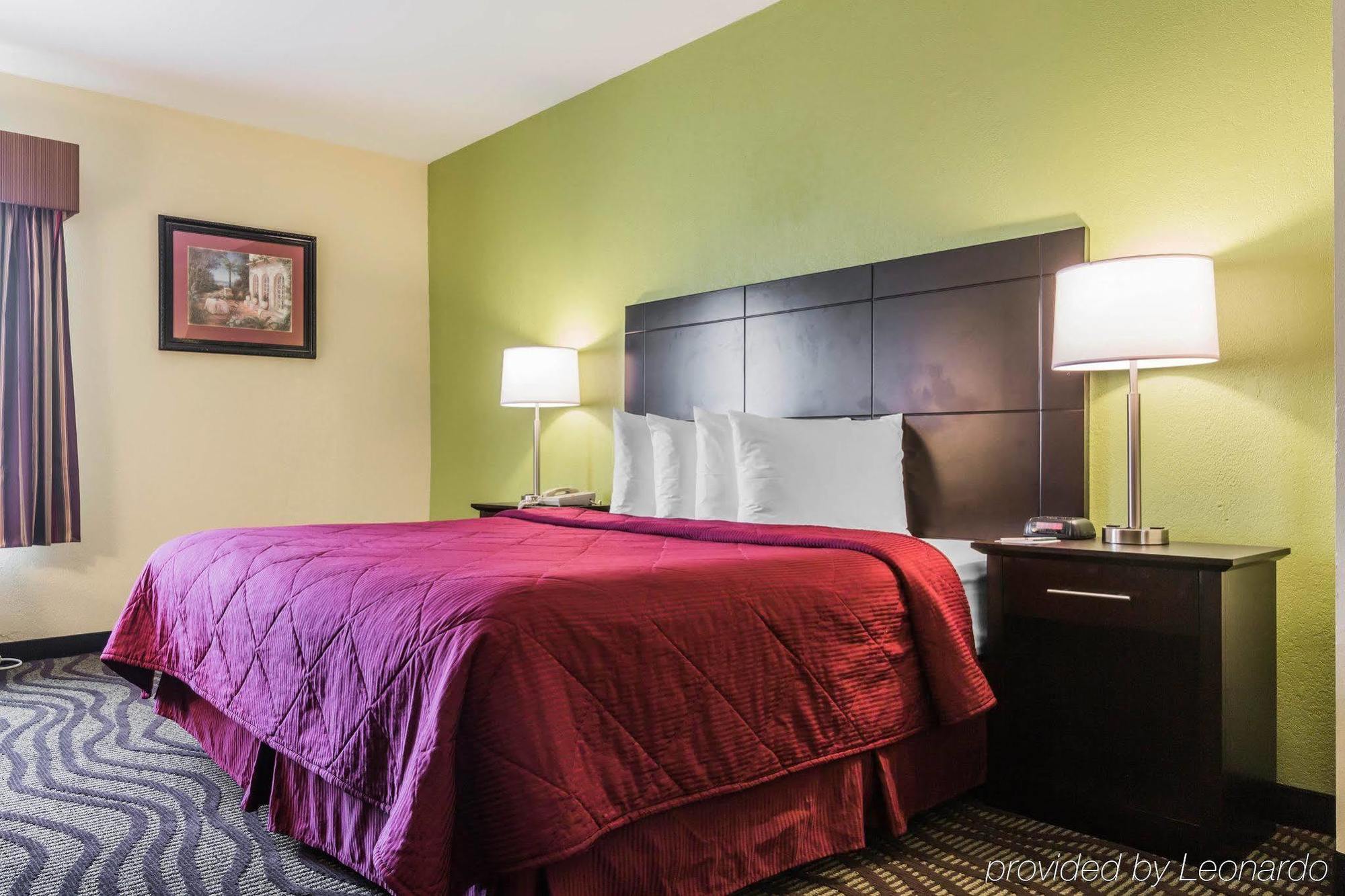 Quality Inn & Suites North Монтгомері Екстер'єр фото