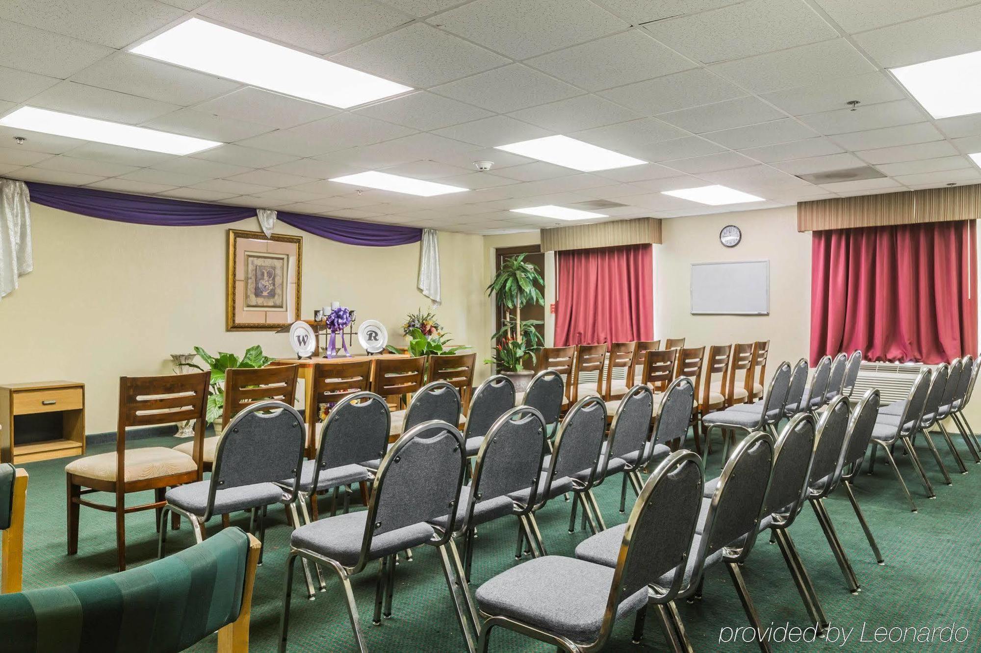 Quality Inn & Suites North Монтгомері Екстер'єр фото