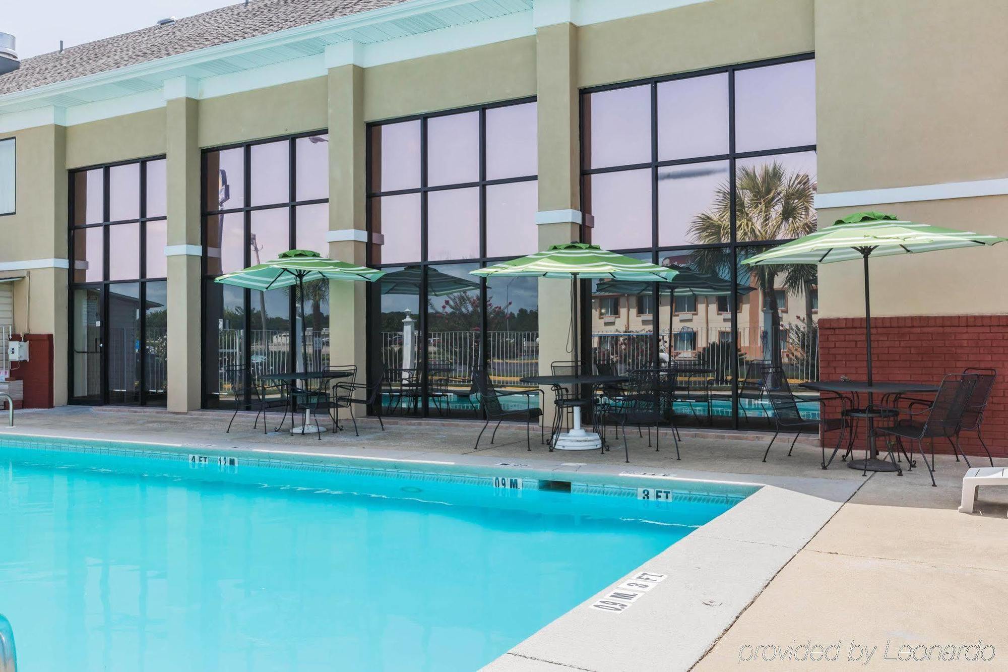 Quality Inn & Suites North Монтгомері Екстер'єр фото