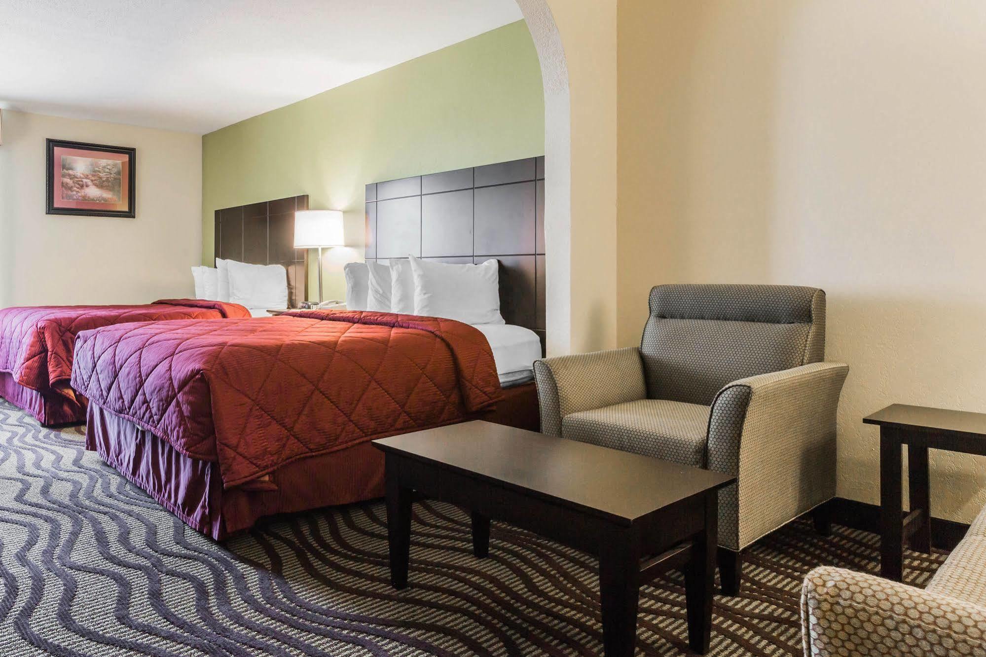 Quality Inn & Suites North Монтгомері Екстер'єр фото