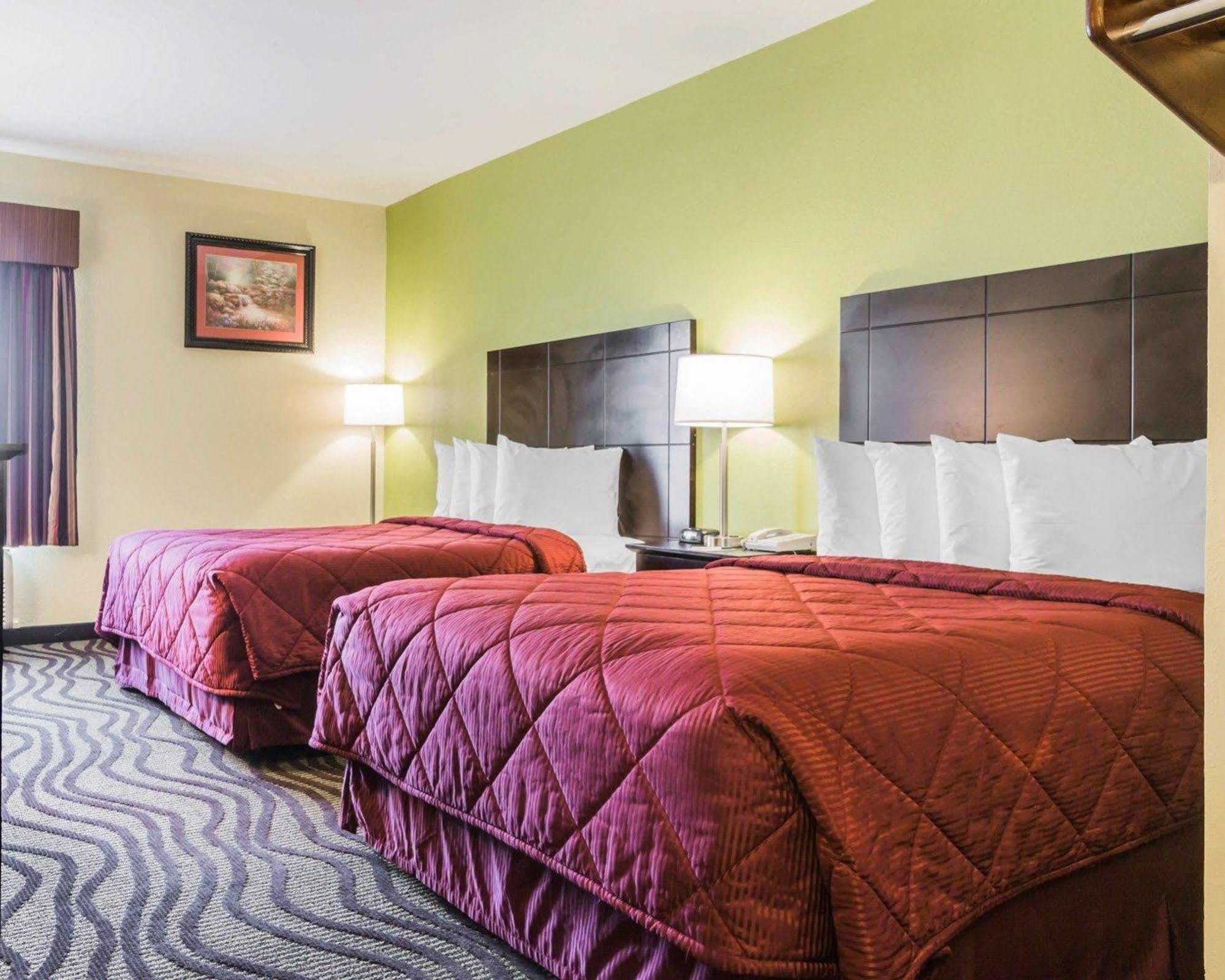 Quality Inn & Suites North Монтгомері Екстер'єр фото