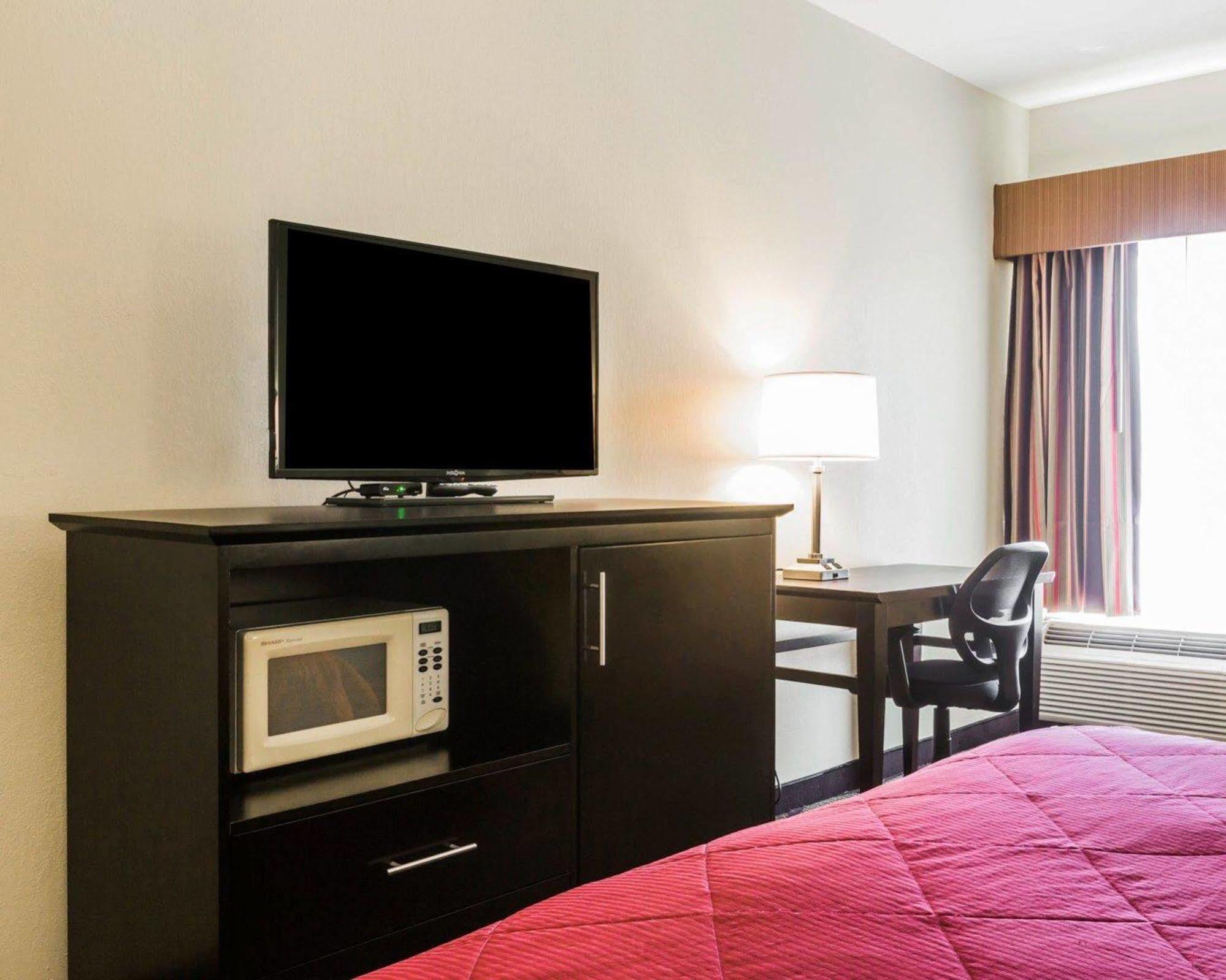 Quality Inn & Suites North Монтгомері Екстер'єр фото