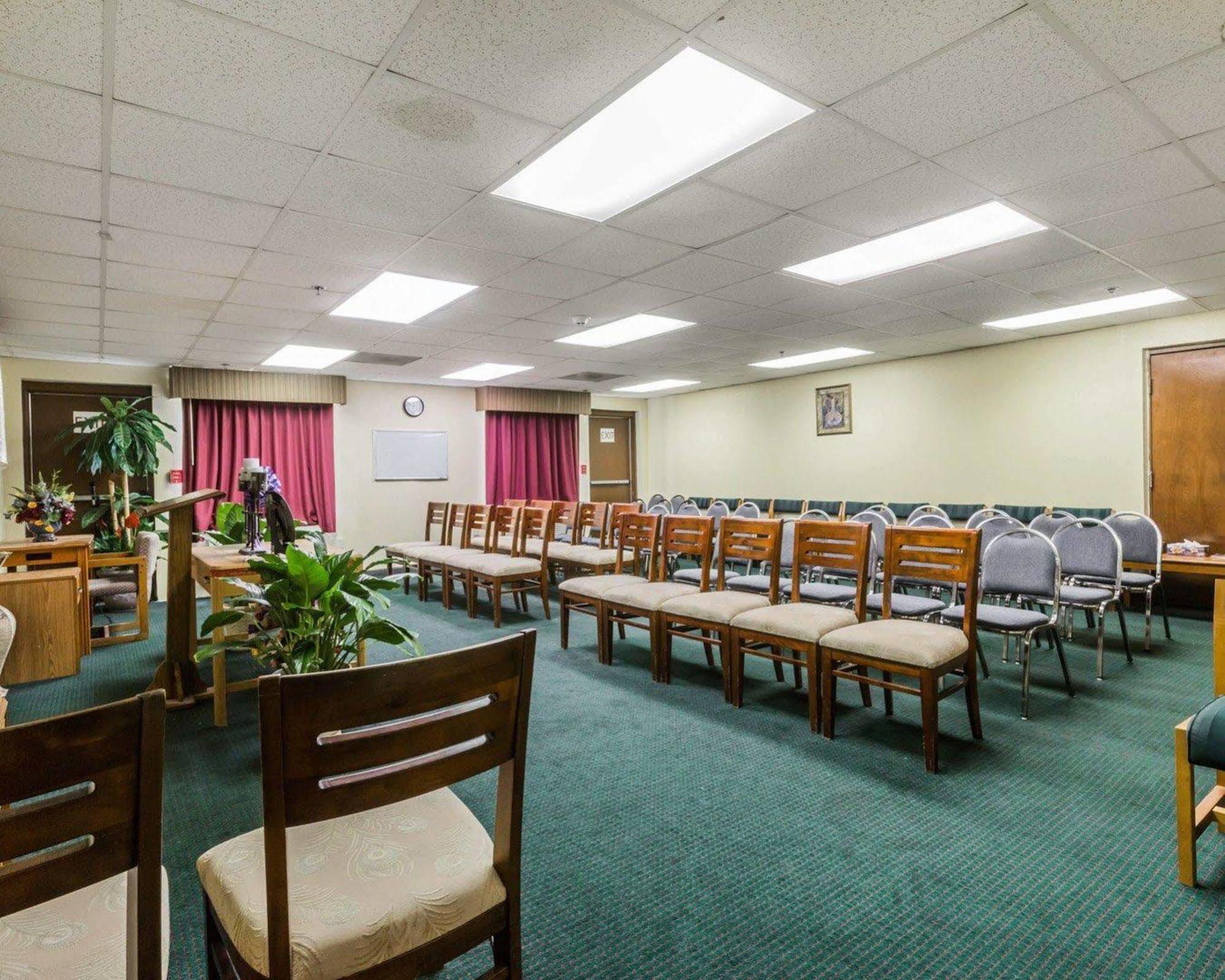 Quality Inn & Suites North Монтгомері Екстер'єр фото