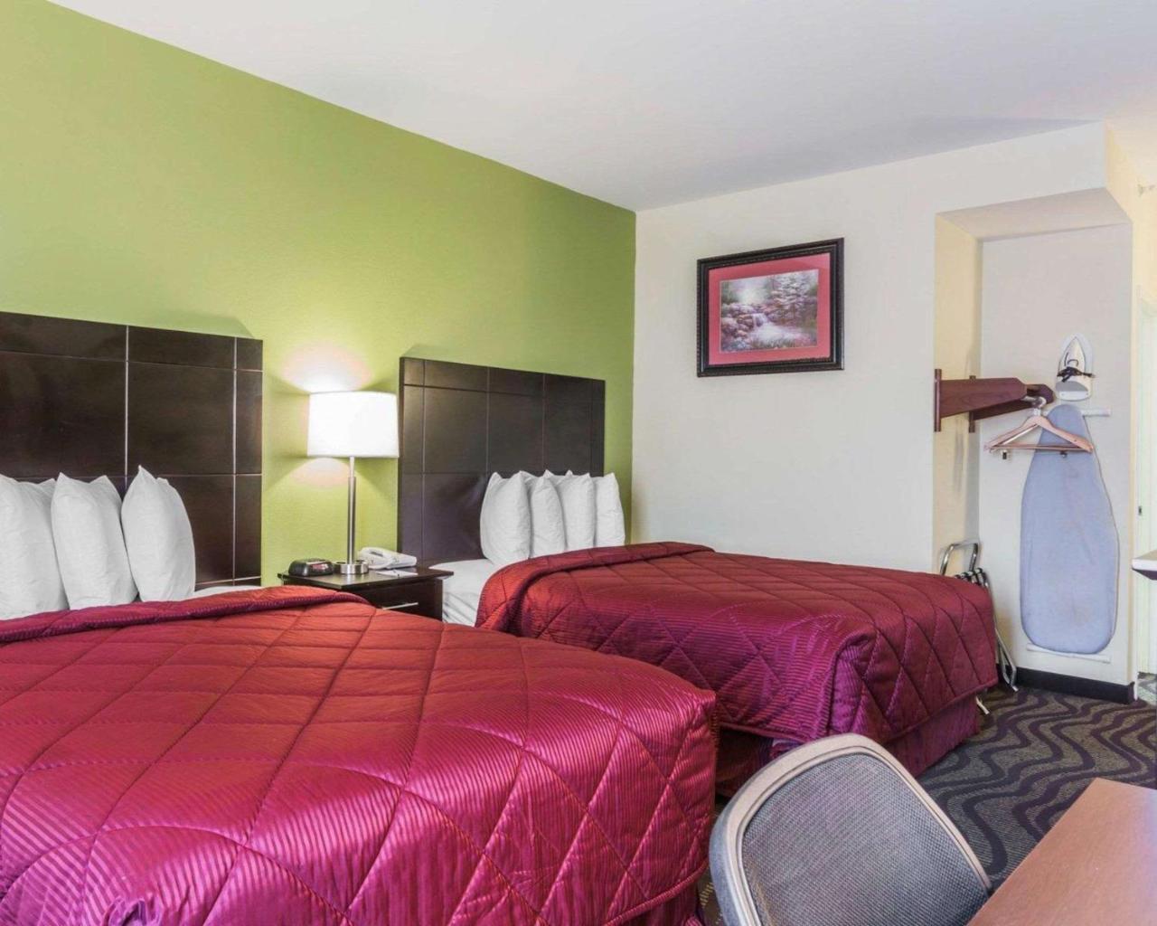 Quality Inn & Suites North Монтгомері Екстер'єр фото
