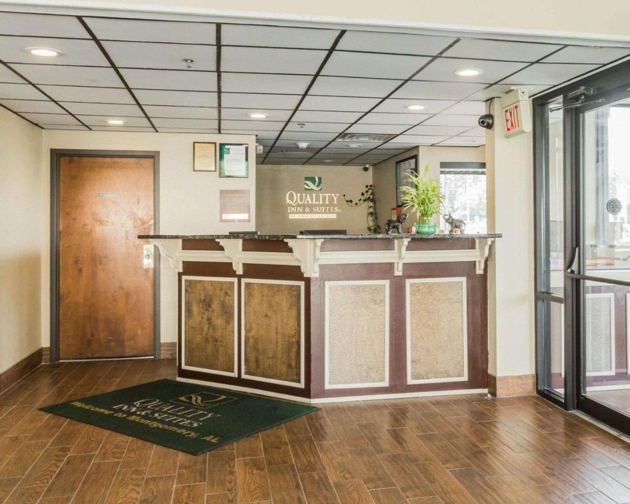 Quality Inn & Suites North Монтгомері Екстер'єр фото