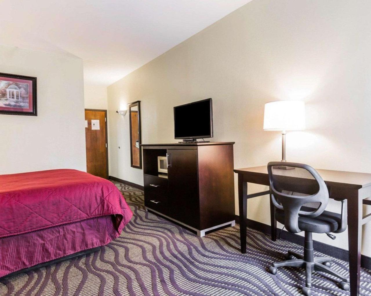 Quality Inn & Suites North Монтгомері Екстер'єр фото
